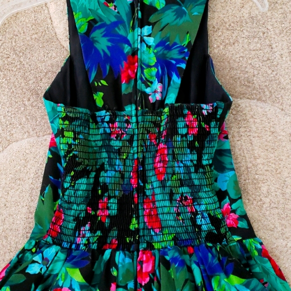Tropical dress - Picture 6 of 11